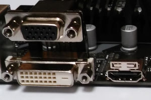 VGA D-Sub, DVI-D und HDMI-Anschluss